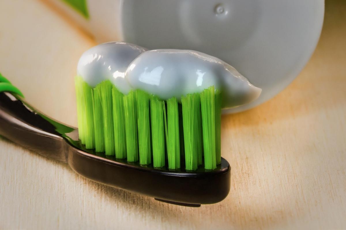 Dents blanches : les méthodes qui fonctionnent